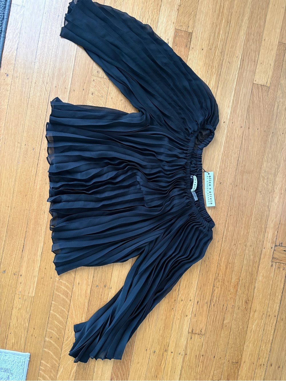 Alice + Olivia Black Off-Shoulder Pleated Blouse - Picture 2 of 3